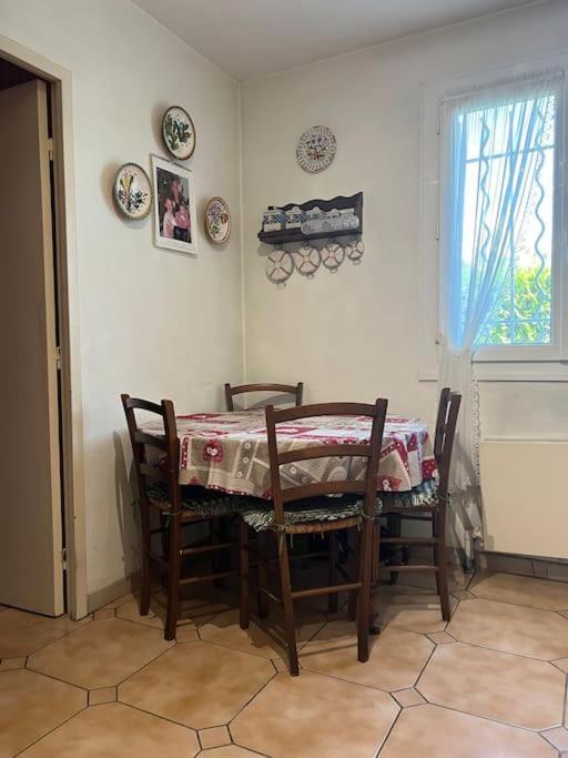 Maison Familiale Idealement Situee Avec Tout Le Confort Nimes Exterior photo