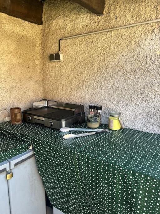 Maison Familiale Idealement Situee Avec Tout Le Confort Nimes Exterior photo